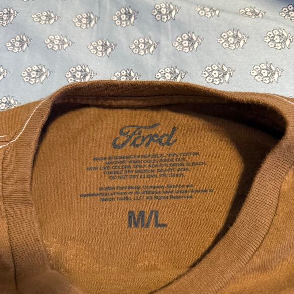 Brown bronco tee - Picture 3 of 3